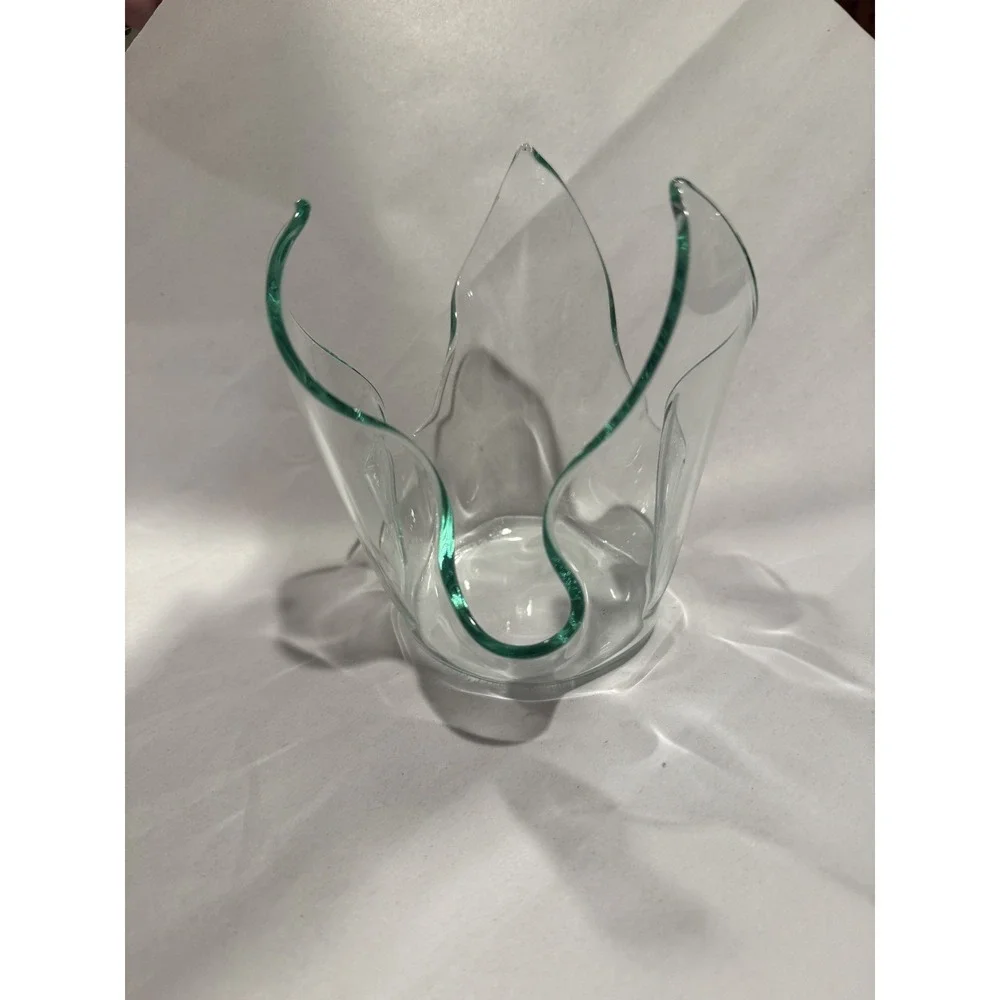 Green, Handmade, Blown Glass Handkerchief Vase Made in Taiwan, vintage